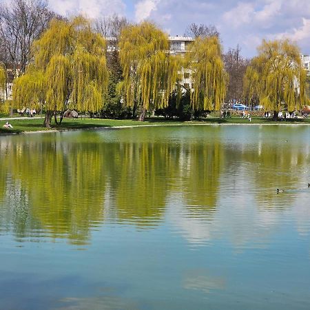 Apartament Central Park キェルツェ エクステリア 写真