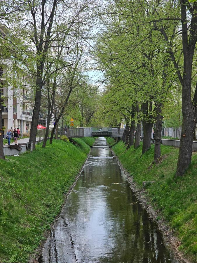 Apartament Central Park キェルツェ エクステリア 写真
